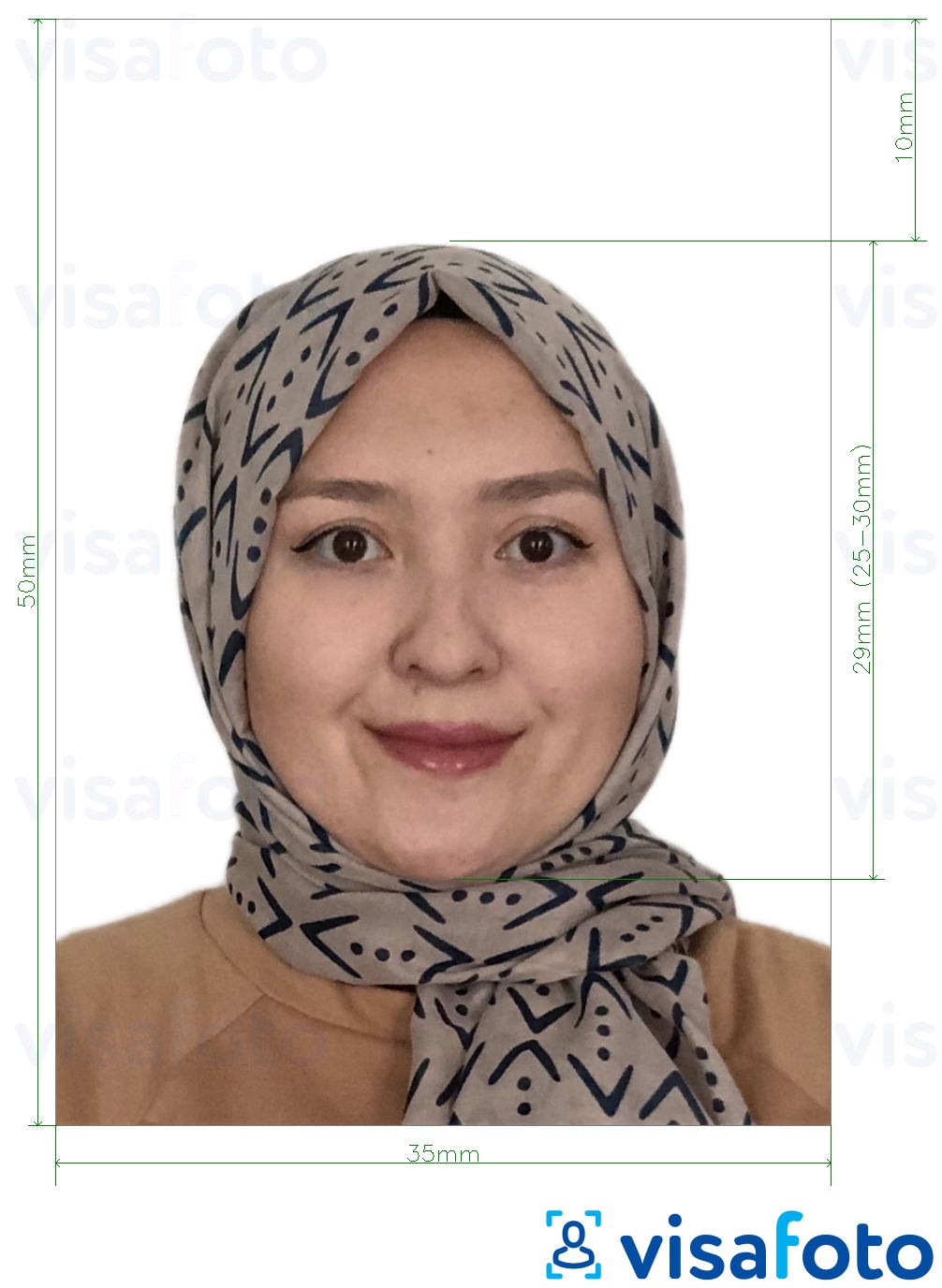 Exemples sur des photos pour Malaisie Passeport 35x50 mm fond blanc avec les spécifications de taille exactes